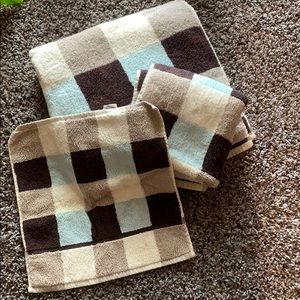 Bath and hand towel set NWOT